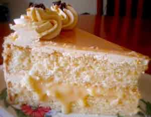 Bizcocho Relleno con Crema Pastelera